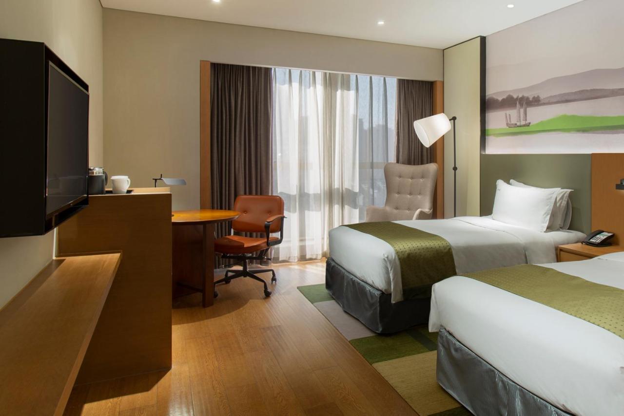 Holiday Inn & Suites Tianjin Downtown By Ihg,Tianjin Drum Tower,Joycity Shopping Mall,Tianjin Ancient Cultural Street,Haihe River,The Porcelain House,Convenient Access To Tianjin Binhai International Airport Exterior foto